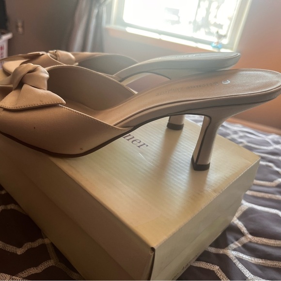 Etienne Aigner beige sandals size 10 - Picture 7 of 8